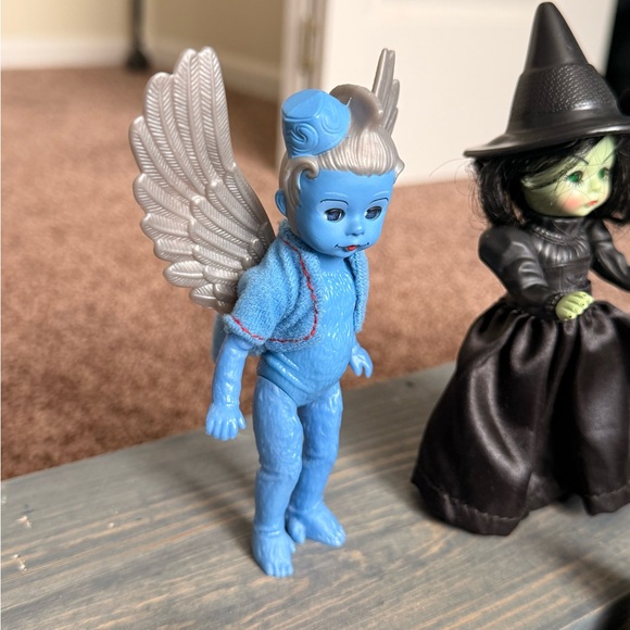 Madame Alexander Wizard of Oz Doll Set - Blue, Black, Silver, Pink, Brown - Picture 10 of 10